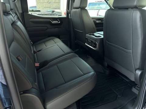New Onyx Black 2026 GMC Sierra 1500 SLT 4WD - photo 18 - Stock #260869