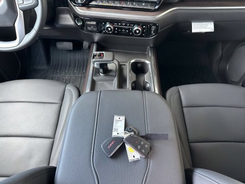 New Onyx Black 2026 GMC Sierra 1500 SLT 4WD - photo 21 - Stock #260869