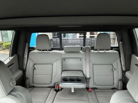 New Volcanic Red Tintcoat 2026 GMC Sierra 1500 SLT 4WD - photo 25 - Stock #260777