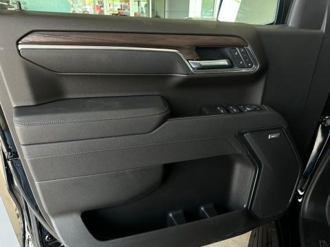 New Onyx Black 2026 GMC Sierra 1500 SLT 4WD - photo 10 - Stock #260843