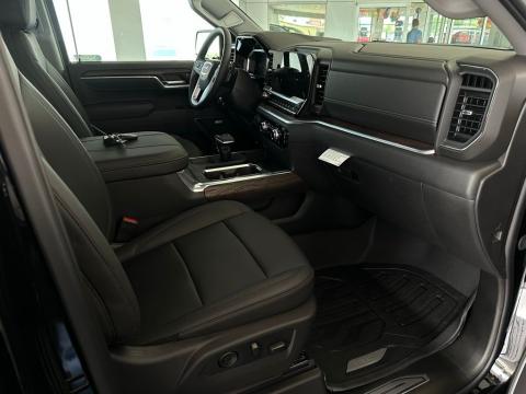 New Onyx Black 2026 GMC Sierra 1500 SLT 4WD - photo 15 - Stock #260843