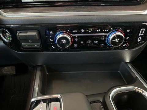 New Onyx Black 2026 GMC Sierra 1500 SLT 4WD - photo 24 - Stock #260843