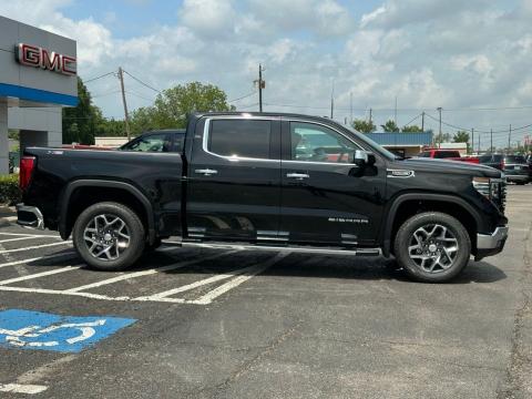 New Onyx Black 2026 GMC Sierra 1500 SLT 4WD - photo 4 - Stock #260843