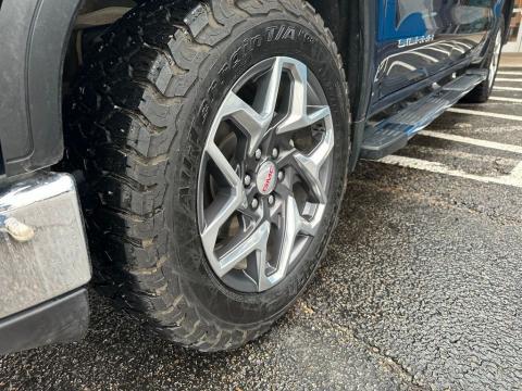 Pre-Owned Pacific Blue Metallic 2023 GMC Sierra 1500 SLT 4WD - photo 9 - Stock #260633A