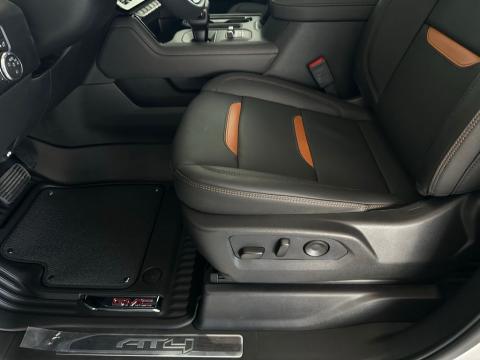 New Summit White 2026 GMC Sierra 1500 AT4 4WD - photo 11 - Stock #260786