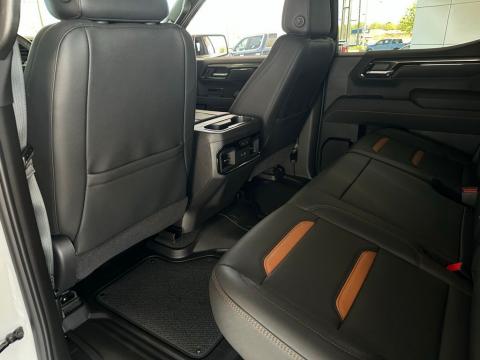 New Summit White 2026 GMC Sierra 1500 AT4 4WD - photo 14 - Stock #260786