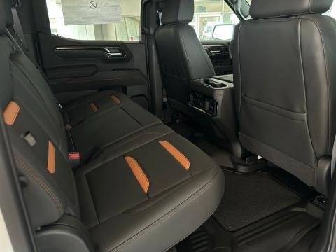 New Summit White 2026 GMC Sierra 1500 AT4 4WD - photo 17 - Stock #260786