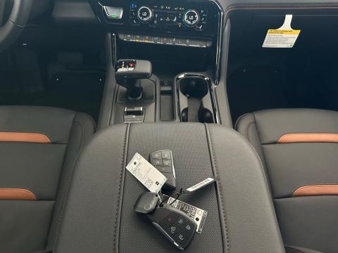 New Summit White 2026 GMC Sierra 1500 AT4 4WD - photo 20 - Stock #260786