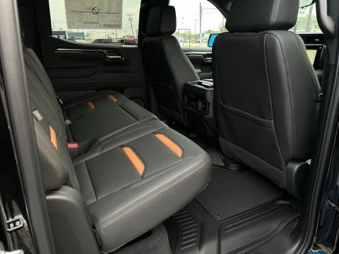 New Onyx Black 2026 GMC Sierra 1500 AT4 4WD - photo 17 - Stock #260767