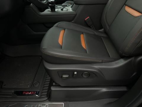 New Onyx Black 2026 GMC Sierra 1500 AT4 4WD - photo 11 - Stock #260859