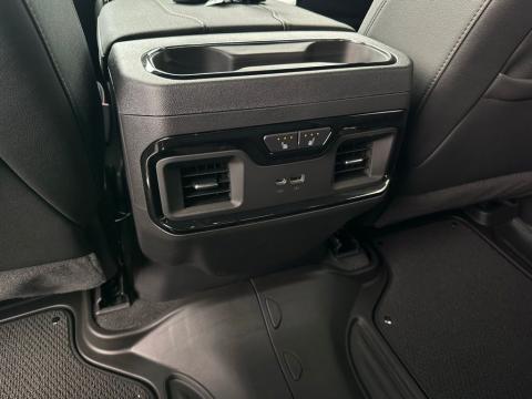 New Onyx Black 2026 GMC Sierra 1500 AT4 4WD - photo 21 - Stock #260859