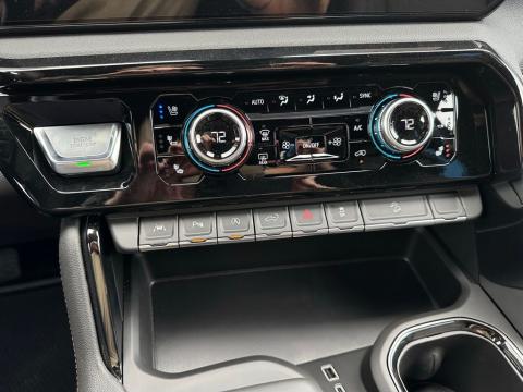 New Onyx Black 2026 GMC Sierra 1500 AT4 4WD - photo 24 - Stock #260859