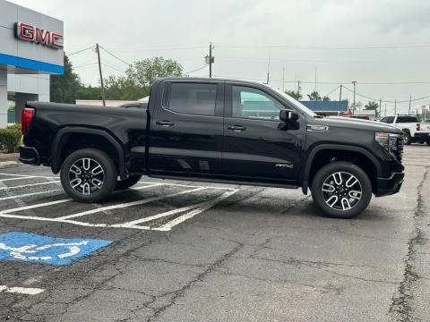 New Onyx Black 2026 GMC Sierra 1500 AT4 4WD - photo 4 - Stock #260859