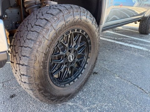 2026 GMC Sierra 1500 AT4 - Photo 9