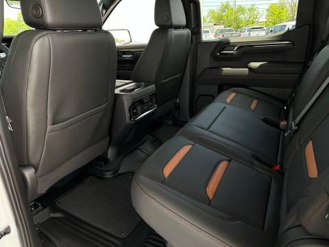 New Summit White 2026 GMC Sierra 1500 AT4 4WD - photo 14 - Stock #260882