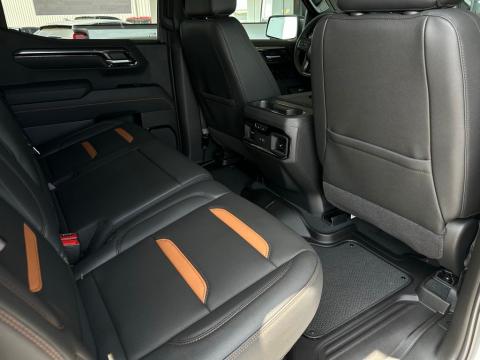 New Summit White 2026 GMC Sierra 1500 AT4 4WD - photo 17 - Stock #260882
