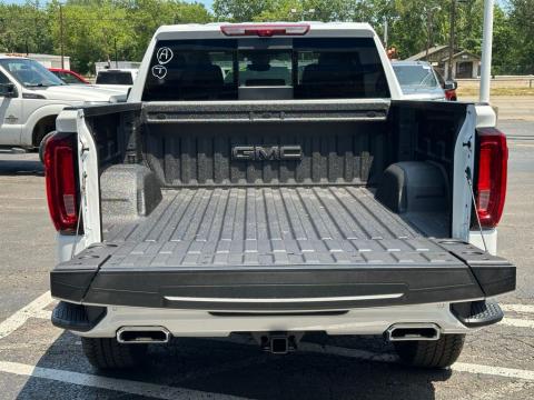 New Summit White 2026 GMC Sierra 1500 AT4 4WD - photo 7 - Stock #260882