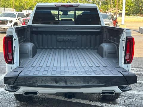 New Summit White 2026 GMC Sierra 1500 AT4 4WD - photo 10 - Stock #260914