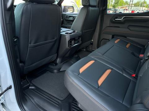 New Summit White 2026 GMC Sierra 1500 AT4 4WD - photo 18 - Stock #260914
