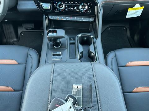 New Summit White 2026 GMC Sierra 1500 AT4 4WD - photo 24 - Stock #260914