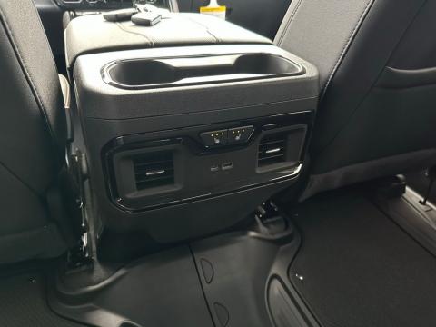 New Sterling Metallic 2026 GMC Sierra 1500 AT4 4WD - photo 21 - Stock #260766