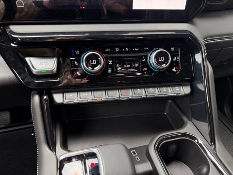 New Onyx Black 2026 GMC Sierra 1500 AT4X 4WD - photo 24 - Stock #261273