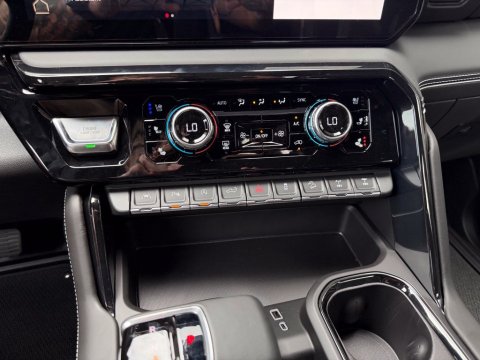 New Onyx Black 2026 GMC Sierra 1500 AT4X 4WD - photo 25 - Stock #261273