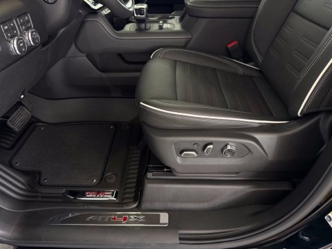 New Onyx Black 2026 GMC Sierra 1500 AT4X 4WD - photo 24 - Stock #261269