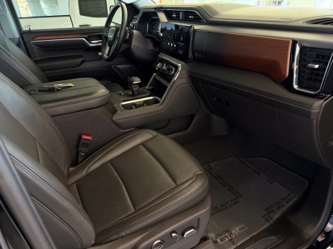 Pre-Owned Onyx Black 2025 GMC Sierra 1500 Denali 4WD - photo 18 - Stock #261253A