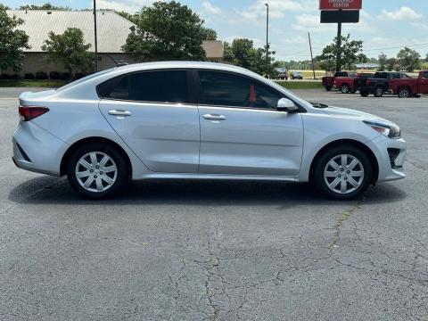 Pre-Owned Silky Silver 2022 Kia Rio S FWD - photo 4 - Stock #X2487