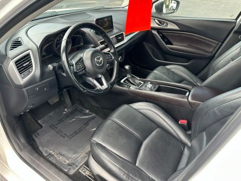 Pre-Owned Snowflake White Pearl Mica 2018 Mazda Mazda3 Touring FWD - photo 10 - Stock #X2504