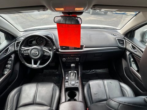 Pre-Owned Snowflake White Pearl Mica 2018 Mazda Mazda3 Touring FWD - photo 20 - Stock #X2504