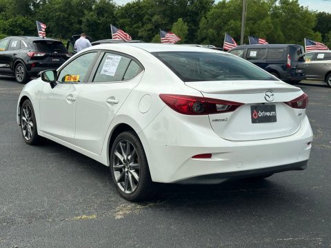 Pre-Owned Snowflake White Pearl Mica 2018 Mazda Mazda3 Touring FWD - photo 7 - Stock #X2504