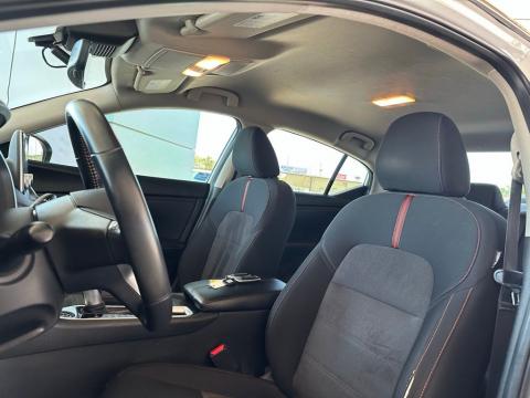 Pre-Owned Aspen White Tricoat/Super Black 2024 Nissan Sentra SR FWD - photo 14 - Stock #B5589