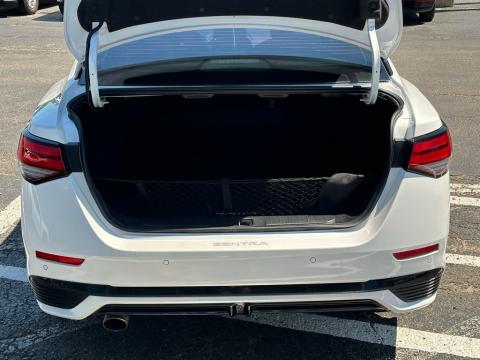 Pre-Owned Aspen White Tricoat/Super Black 2024 Nissan Sentra SR FWD - photo 8 - Stock #B5589