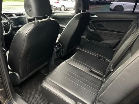Pre-Owned Black 2022 Volkswagen Tiguan 2.0T SE R-Line Black FWD - photo 16 - Stock #260691A