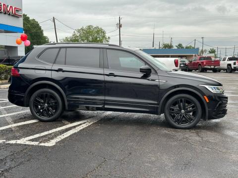 Pre-Owned Black 2022 Volkswagen Tiguan 2.0T SE R-Line Black FWD - photo 4 - Stock #260691A