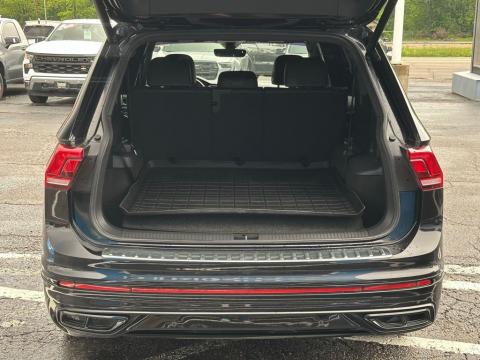Pre-Owned Black 2022 Volkswagen Tiguan 2.0T SE R-Line Black FWD - photo 8 - Stock #260691A