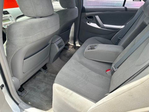 Pre-Owned  2009 Toyota Camry LE FWD - photo 15 - Stock #X2506