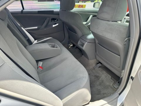Pre-Owned  2009 Toyota Camry LE FWD - photo 18 - Stock #X2506