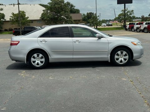 Pre-Owned  2009 Toyota Camry LE FWD - photo 4 - Stock #X2506