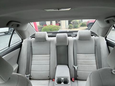 Pre-Owned Celestial Silver Metallic 2016 Toyota Camry LE FWD - photo 25 - Stock #X2449