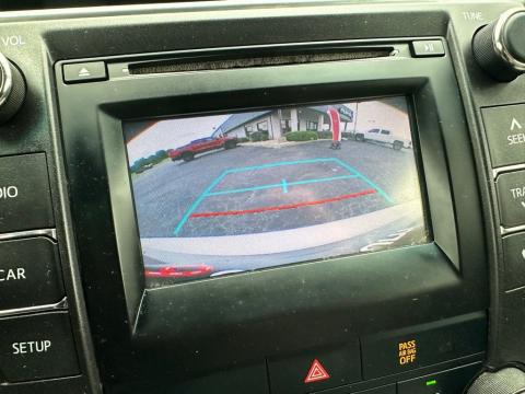 Pre-Owned Celestial Silver Metallic 2016 Toyota Camry LE FWD - photo 26 - Stock #X2449