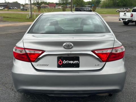 Pre-Owned Celestial Silver Metallic 2016 Toyota Camry LE FWD - photo 5 - Stock #X2449