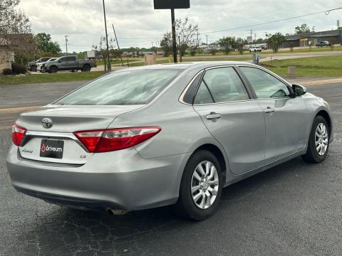 Pre-Owned Celestial Silver Metallic 2016 Toyota Camry LE FWD - photo 6 - Stock #X2449