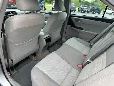 Pre-Owned Celestial Silver Metallic 2016 Toyota Camry LE FWD - photo 14 - Stock #X2449