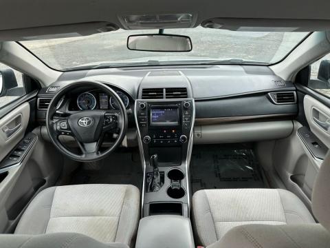 Pre-Owned Celestial Silver Metallic 2016 Toyota Camry LE FWD - photo 19 - Stock #X2449