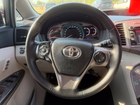 Pre-Owned Magnetic Gray Metallic 2014 Toyota Venza XLE FWD - photo 21 - Stock #X2581