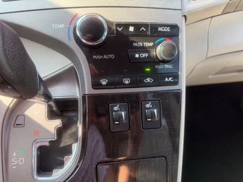 Pre-Owned Magnetic Gray Metallic 2014 Toyota Venza XLE FWD - photo 27 - Stock #X2581