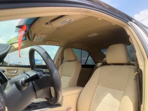 Pre-Owned Predawn Gray Mica 2016 Toyota Camry LE FWD - photo 14 - Stock #X2524